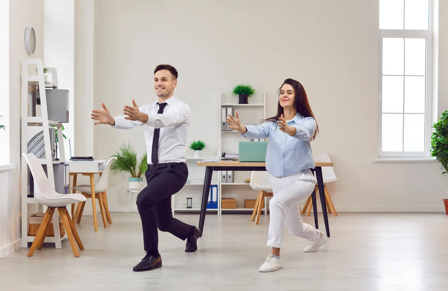 Kodėl verta mankštintis darbe?