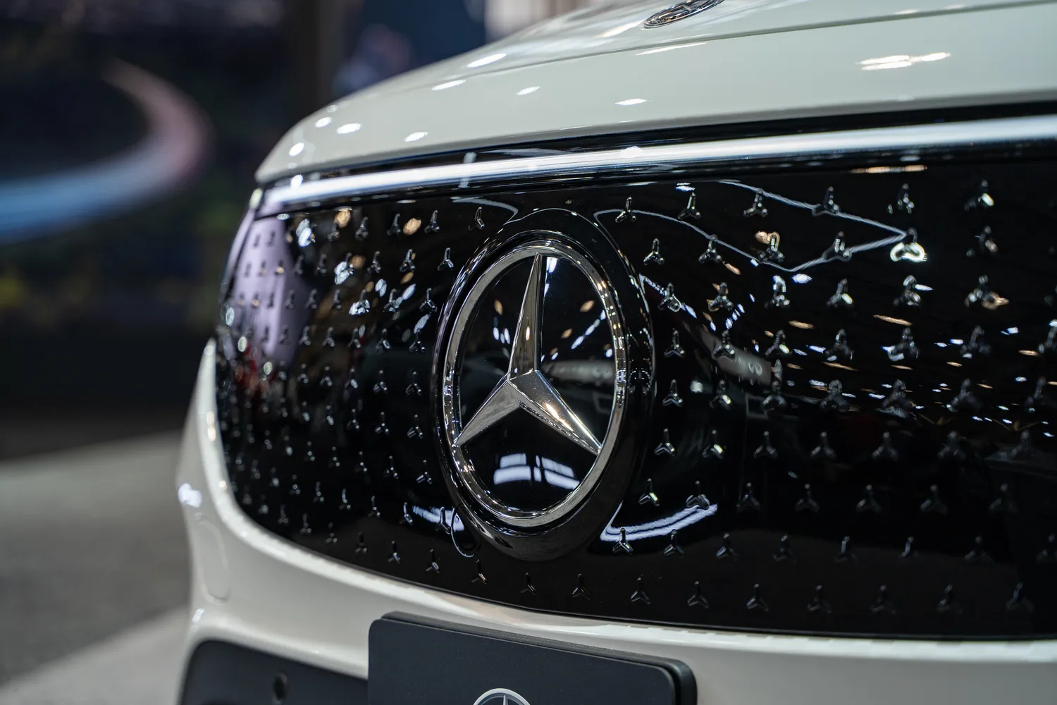 Mercedes-Benz EQB / Erman Gunes / Shutterstock.com