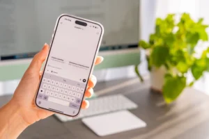 ChatGTP atsiras reklamos / Tatiana Diuvbanova / Shutterstock.com