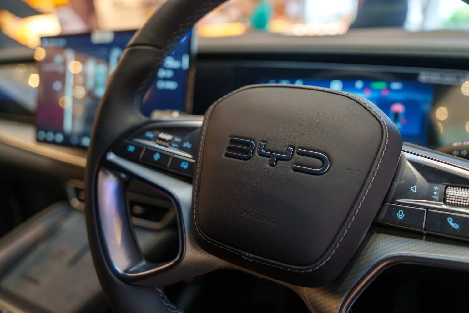 BYD Europoje kelia kartelę / TY Lim / Shutterstock.com