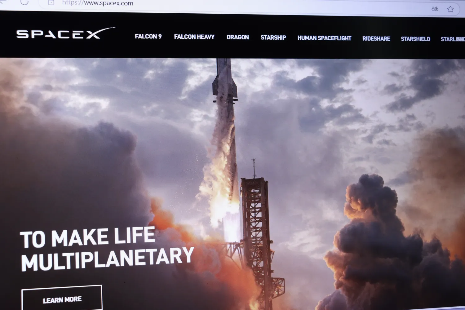 Shutterstock 2604222915