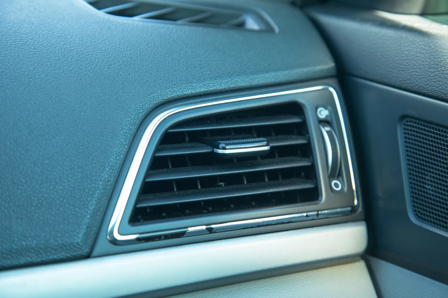 Automobilio ventiliacijos grotelės