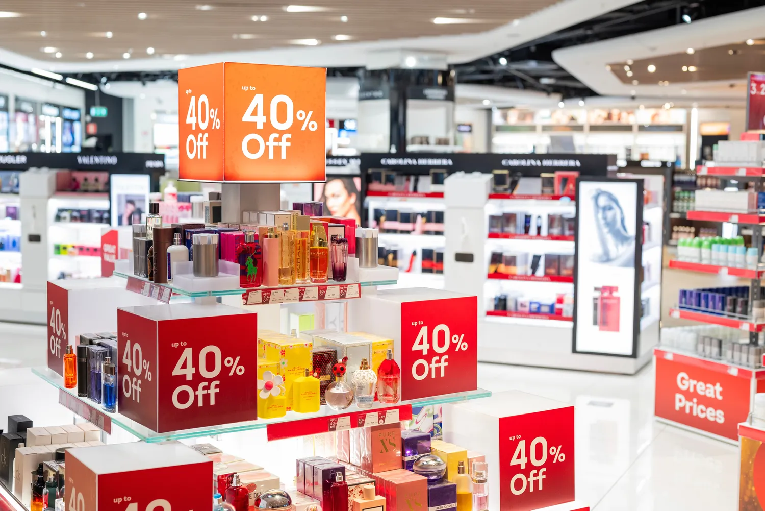 Duty free / Sheviakova Kateryna / Shutterstock.com