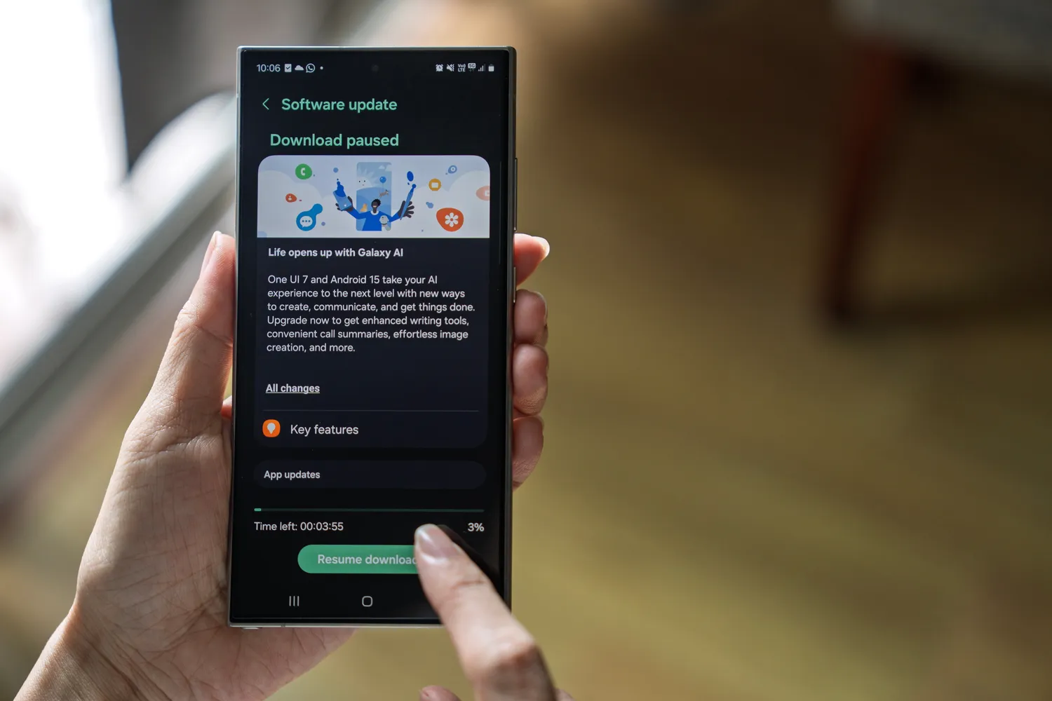 Telefono programinės įrangos atnaujinimas / TY Lim / Shutterstock.com