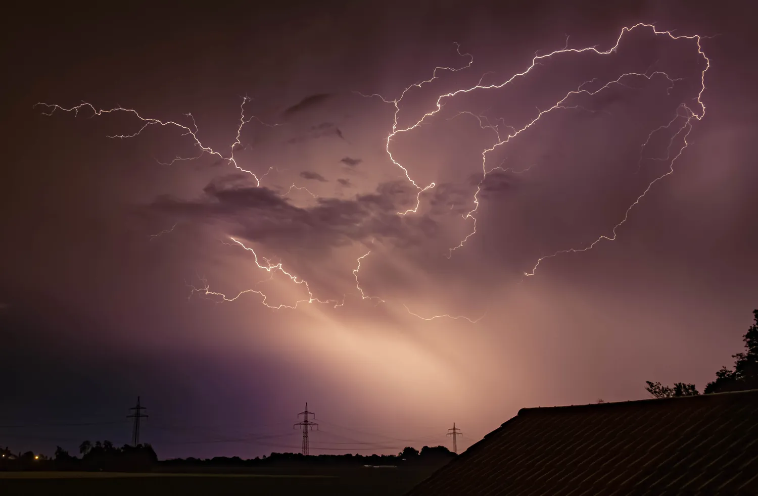 Skirtingos žaibų formos