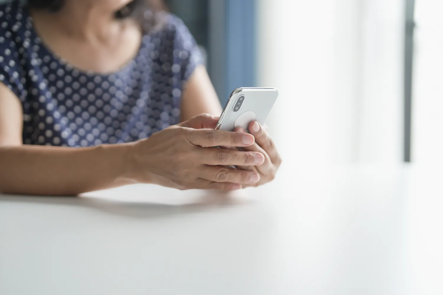 Per maža ranka ar per didelis ekranas