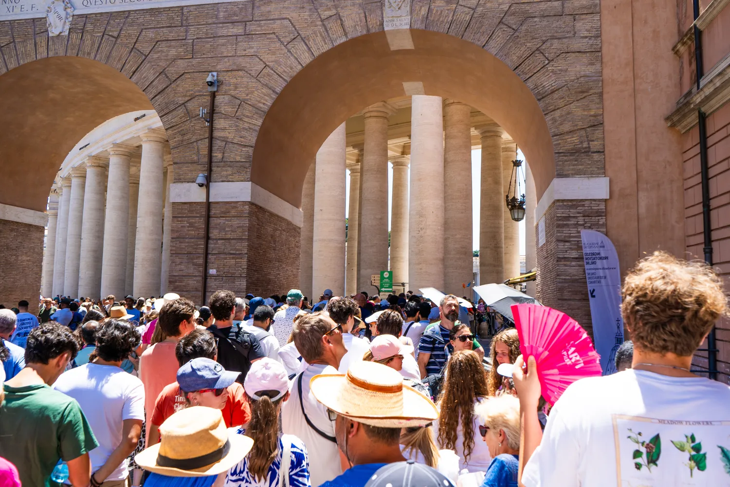 Didžiuliai kiekiai turistų / Real_life_photo / Shutterstock.com