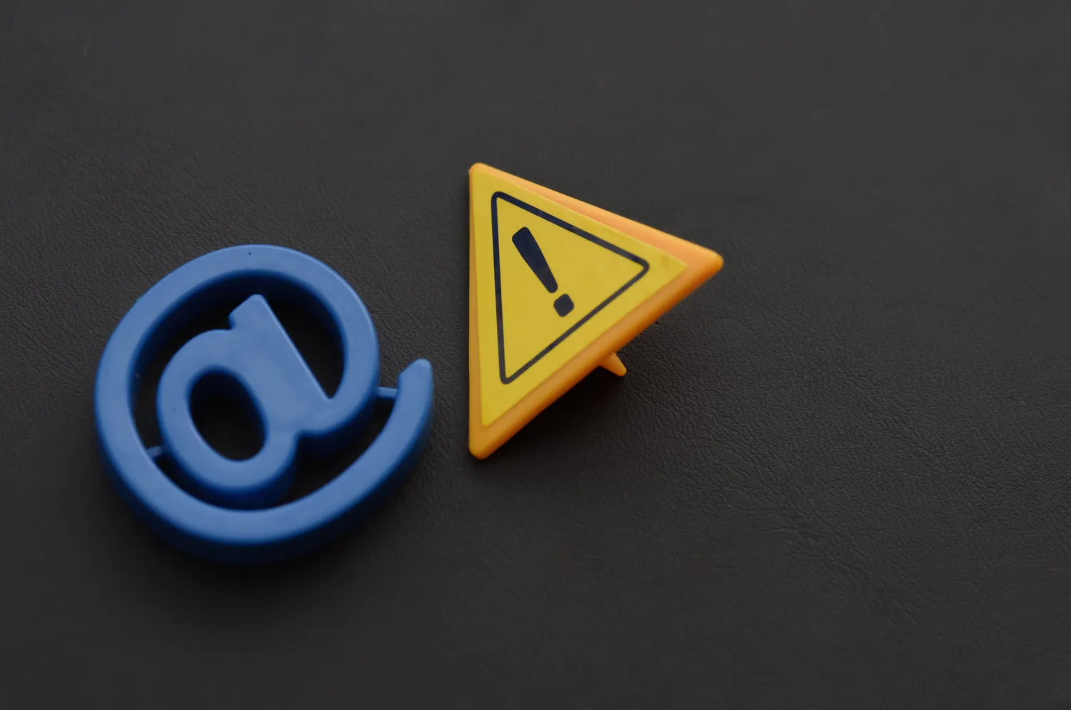 Šlamšto cunamis pašto dėžutėse