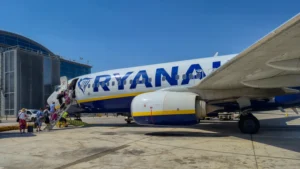 Skrydis su "Ryanair" / daily_creativity / Shutterstock.com