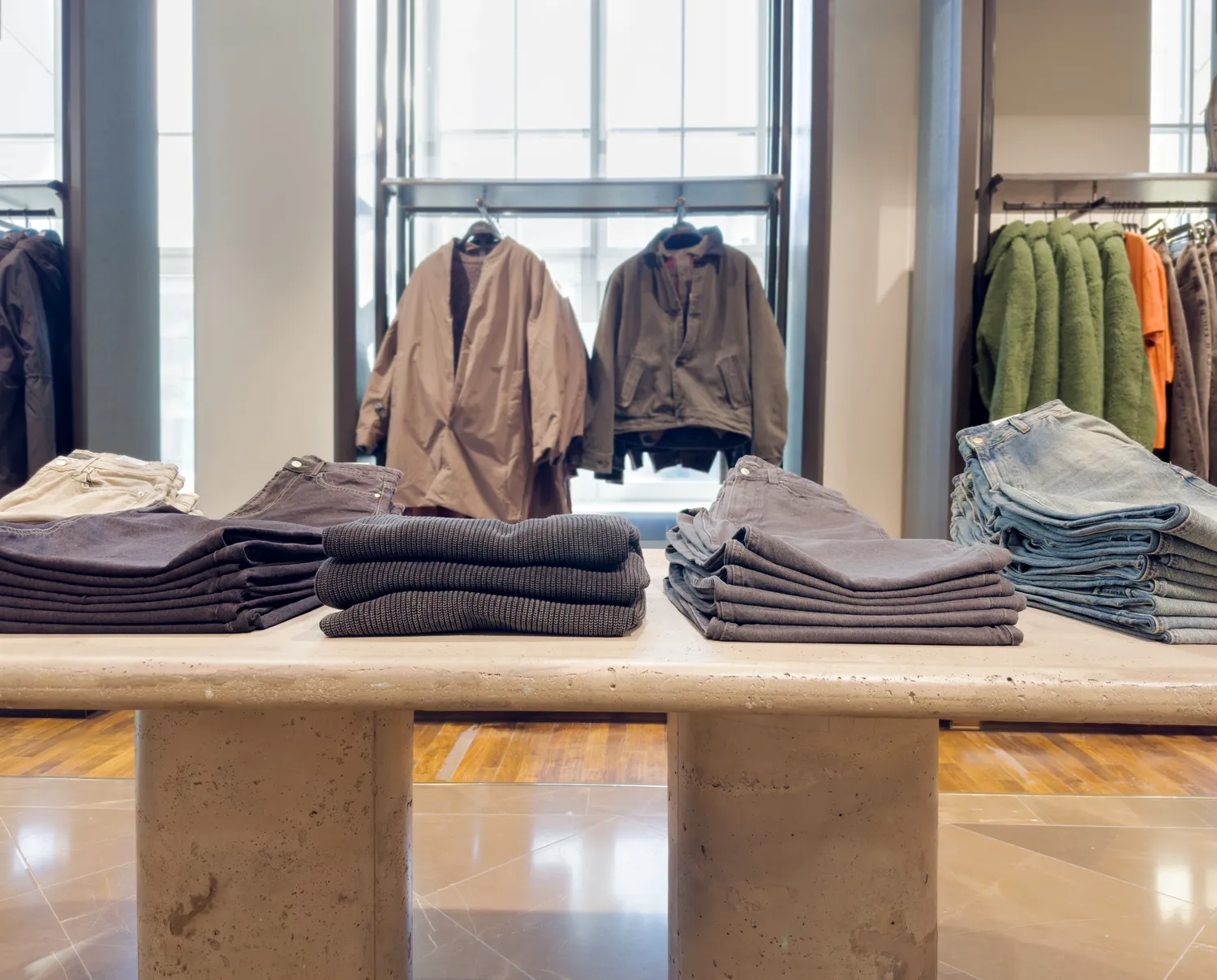 Drabužiai prekybos centre