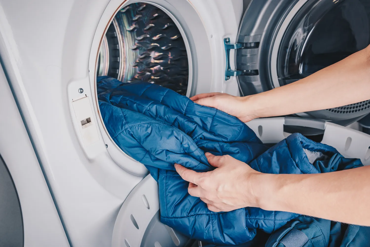 Poliesterio striukės skalbimas