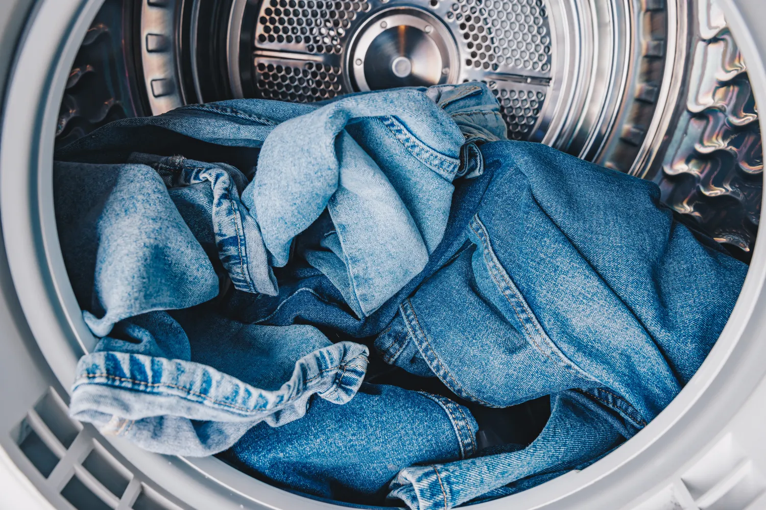 Rūbų džiovinimas džiovyklėje