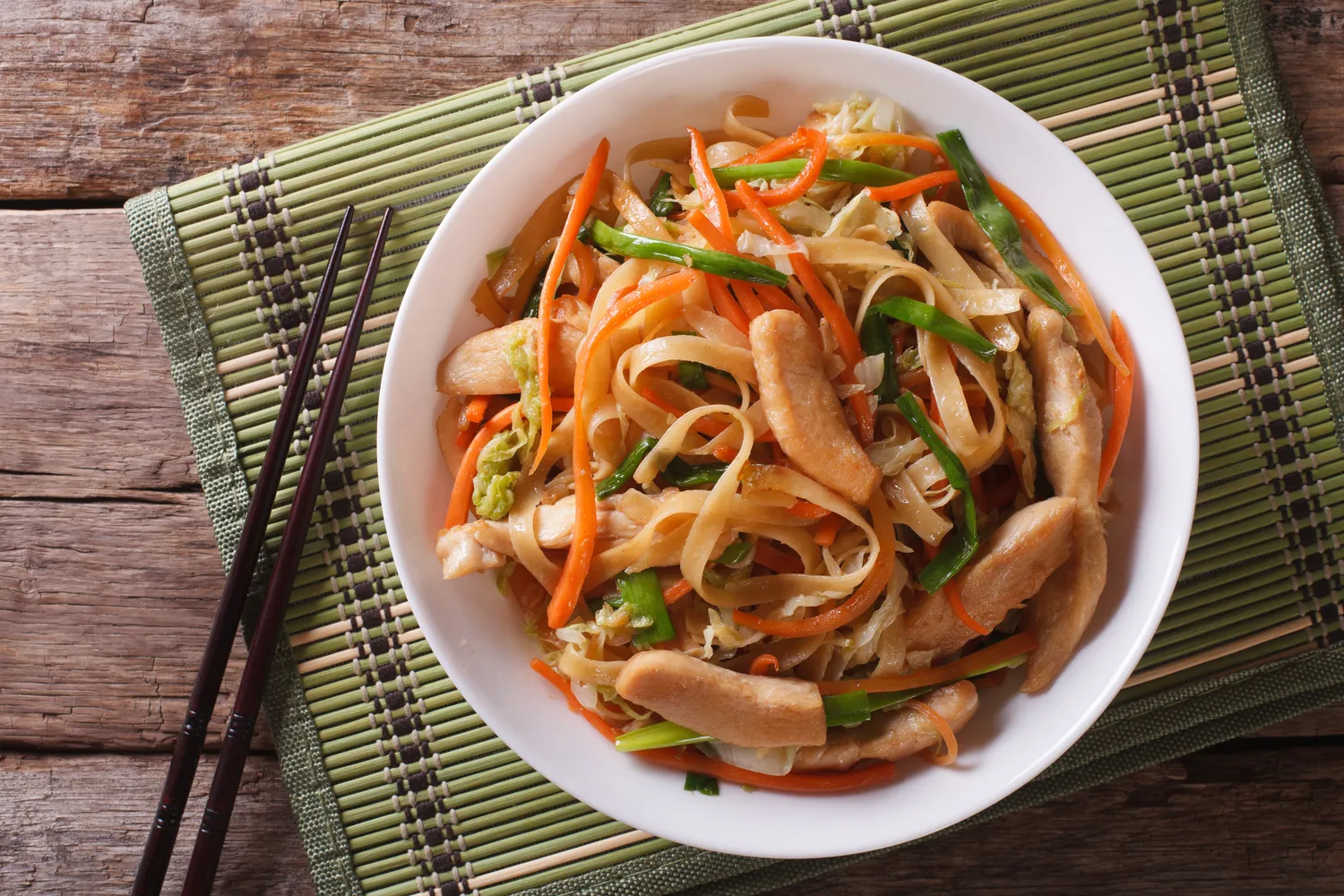 Kinai šias salotas valgo kilogramais