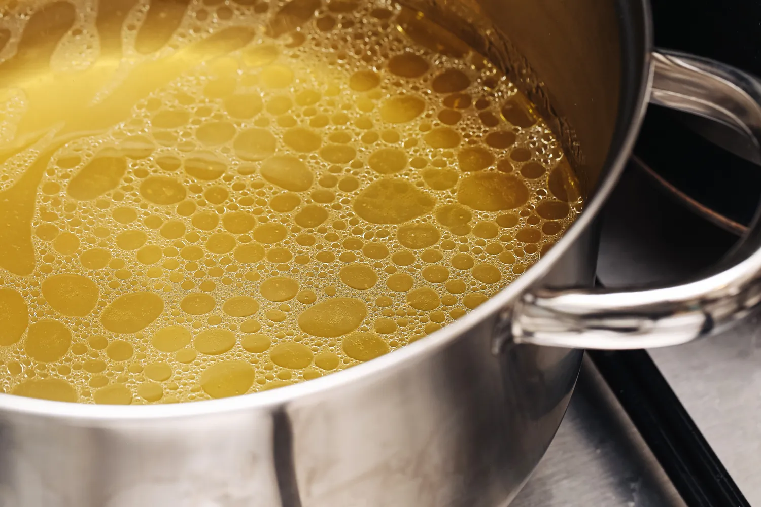 Ar reikia nupilti pirmąjį sultinio vandenį?