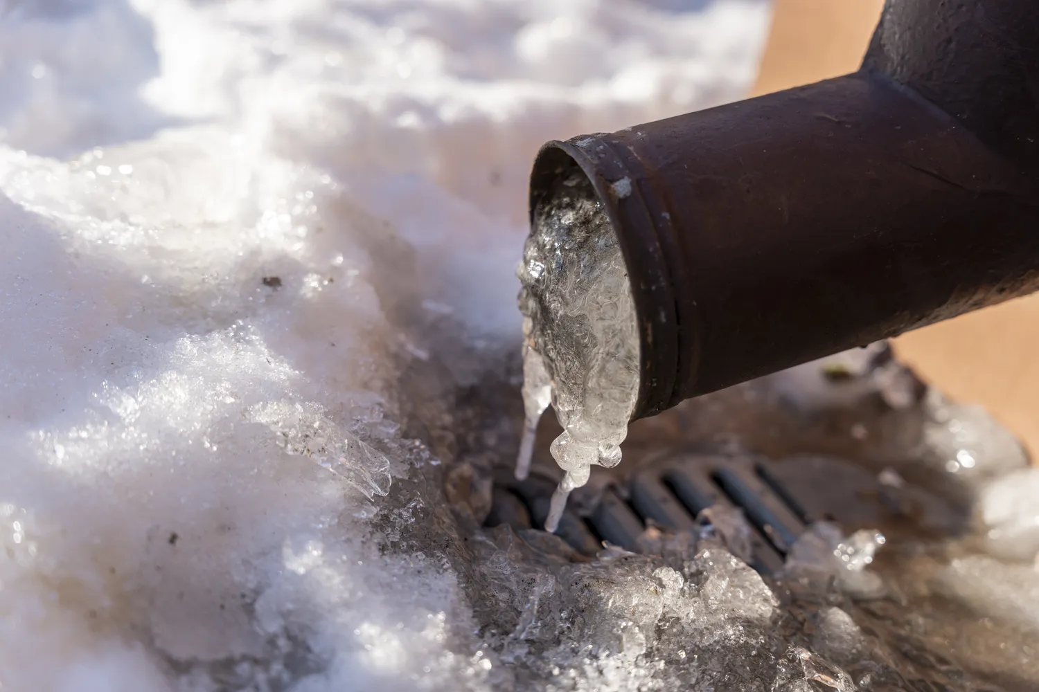 Numatomi šiltesni orai