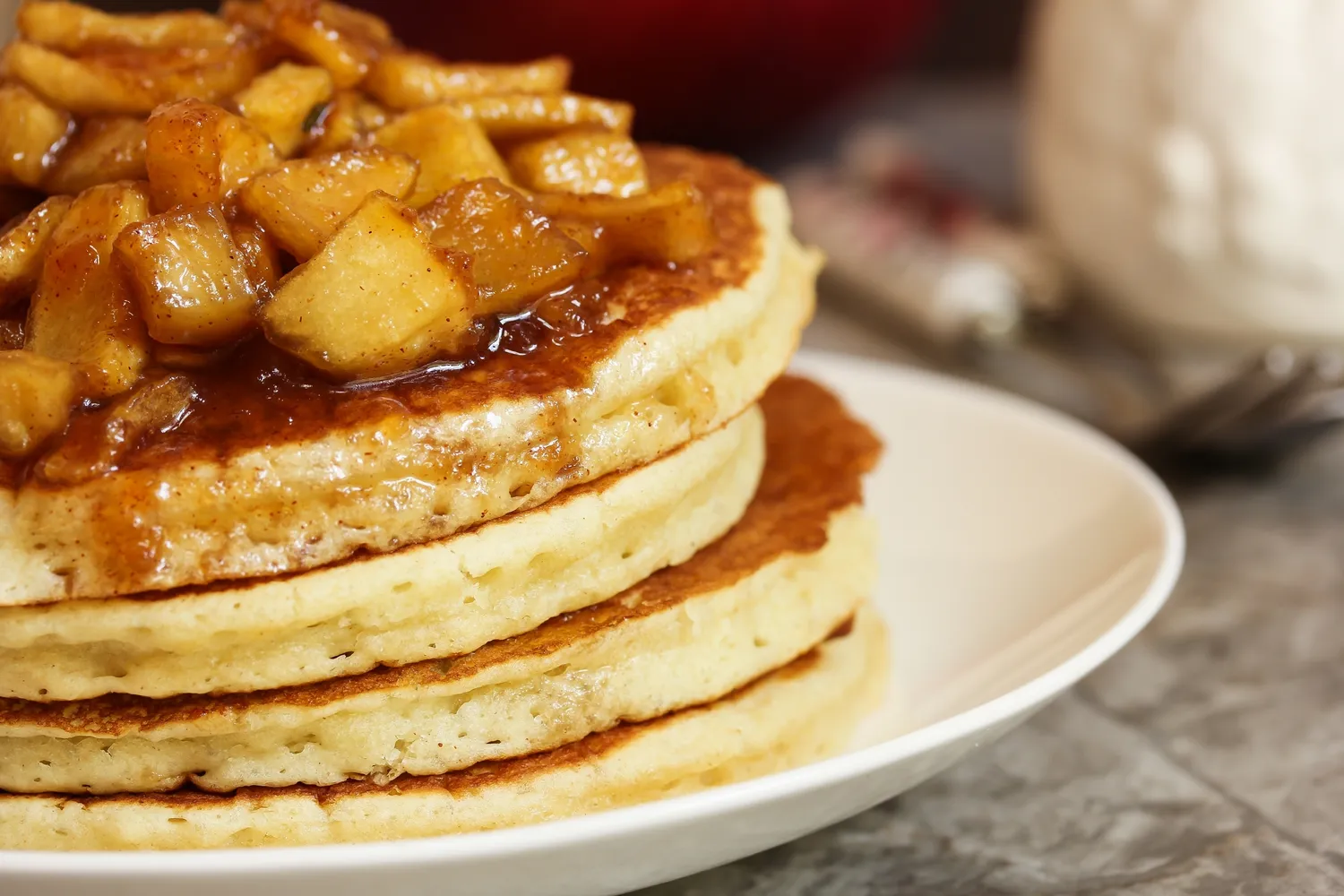 Skanūs blynai su obuoliais