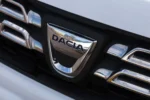 Dacia logotipas / StockStudio Aerials / Shutterstock.com