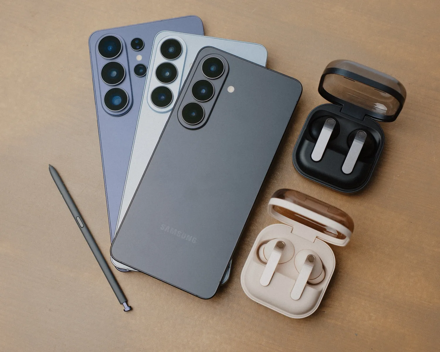 „Galaxy S26 Ultra” ir „Galaxy Buds4” aut. G. Jauniškis